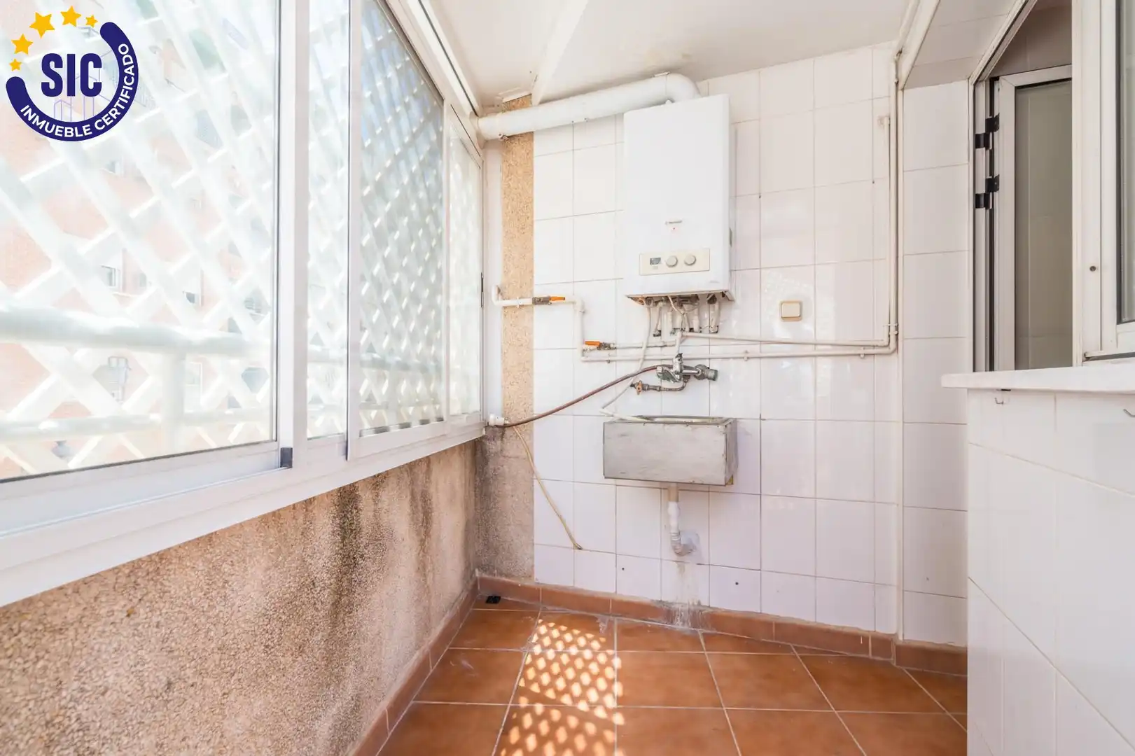 Baño de Piso en venta en Valencia con Aire acondicionado, Calefacción y Terraza