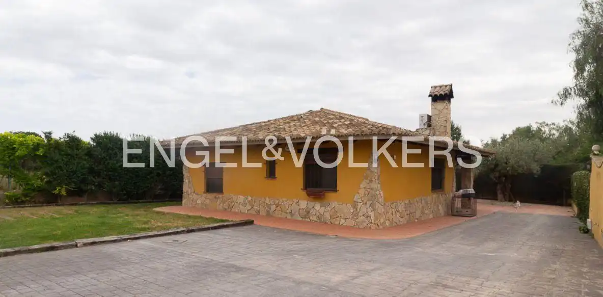 Vista exterior de Casa o chalet en venta en Náquera con Calefacción, Jardín privado y Terraza