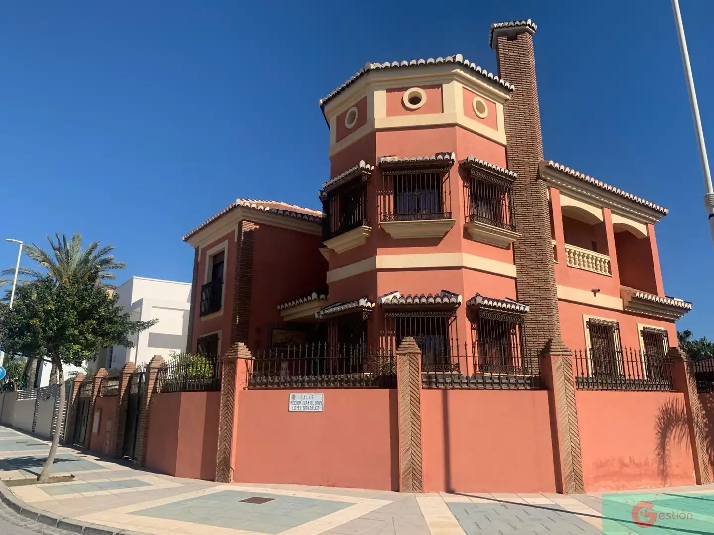 Detached house with pool for sale in Centro, imagen 3