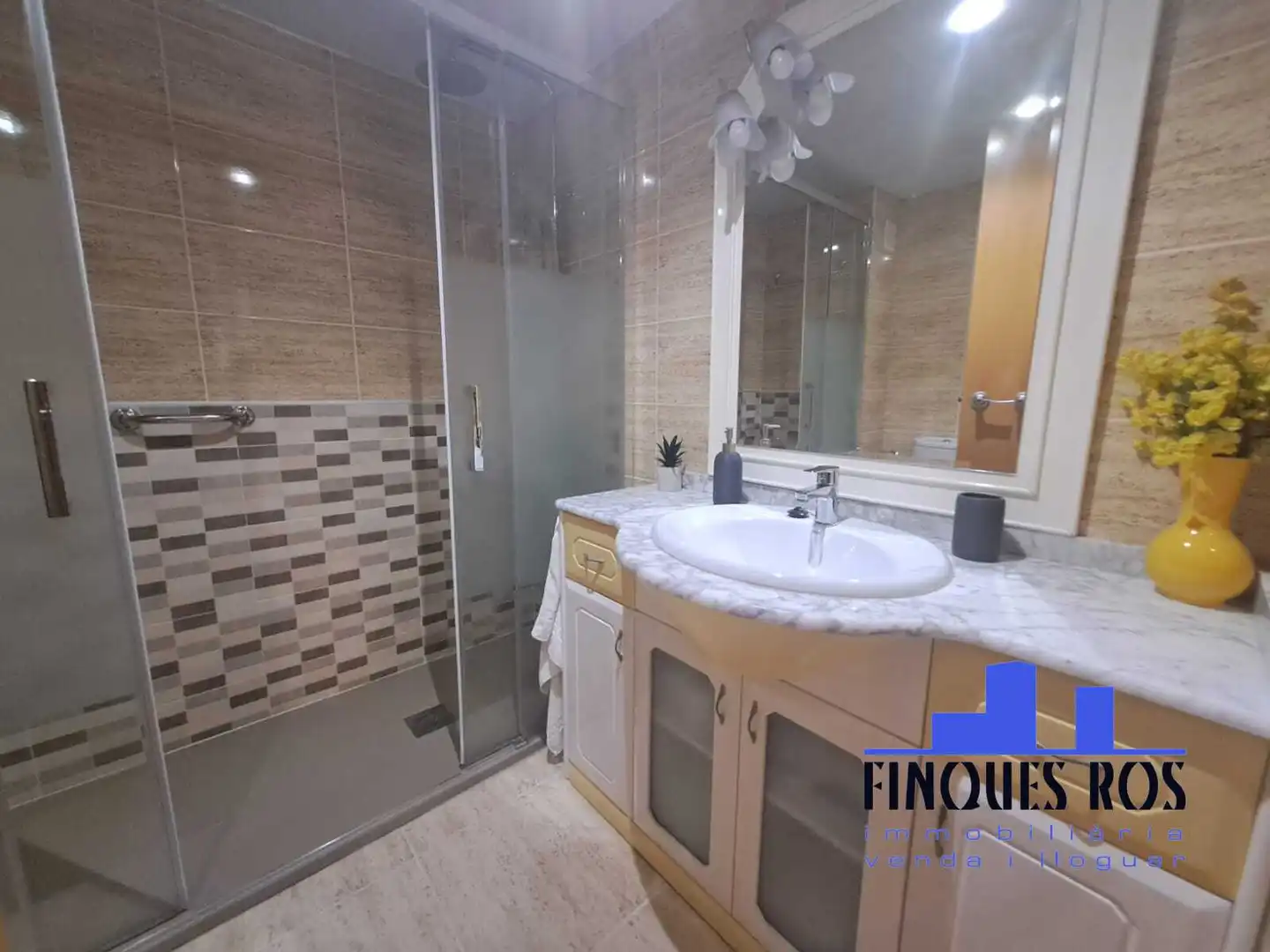 Bathroom of Flat for rent in Benicarló  with Air Conditioner, Terrace and Furnished