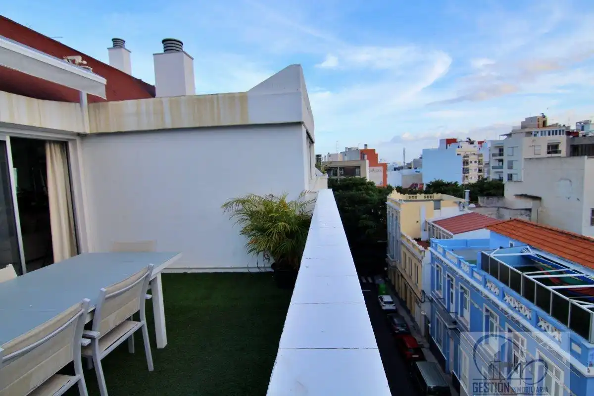 Terraza de Ático en venta en Santa Cruz de Tenerife con Trastero, Amueblado y Alarma