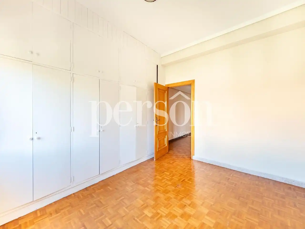 Bedroom of Flat for sale in Valencia  with Parquet flooring and Balcony