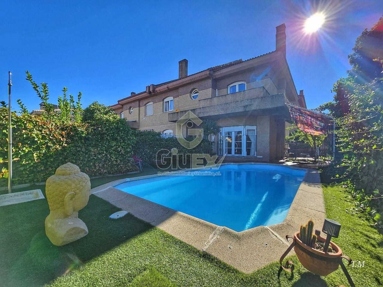 Piscina de Casa o chalet en venta en Cáceres Capital con Calefacción, Jardín privado y Terraza