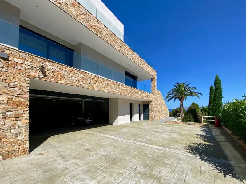 Houses for sale in N/A, Grifeu - Cap Ras - Els Estanys - Sant Genís