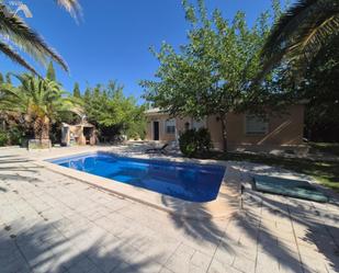 Vista exterior de Casa o xalet en venda en Almodóvar del Campo amb Aire condicionat, Terrassa i Piscina