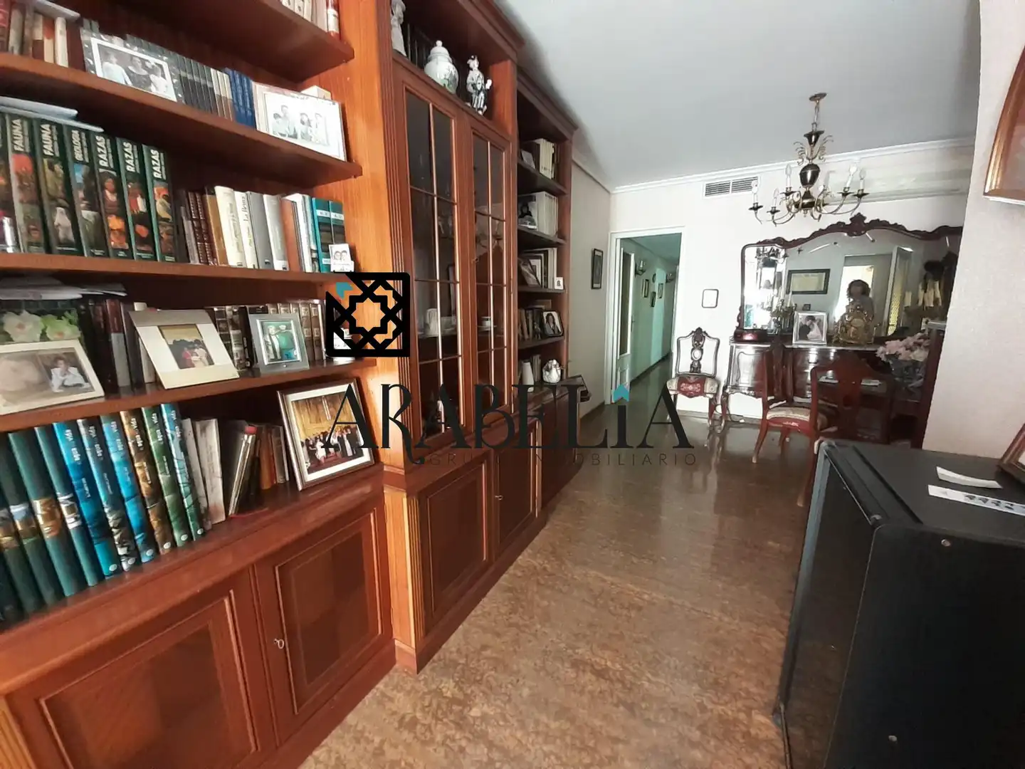 Wohnung zum Verkauf in Córdoba mit Klimaanlage, Terrasse und Abstellraum