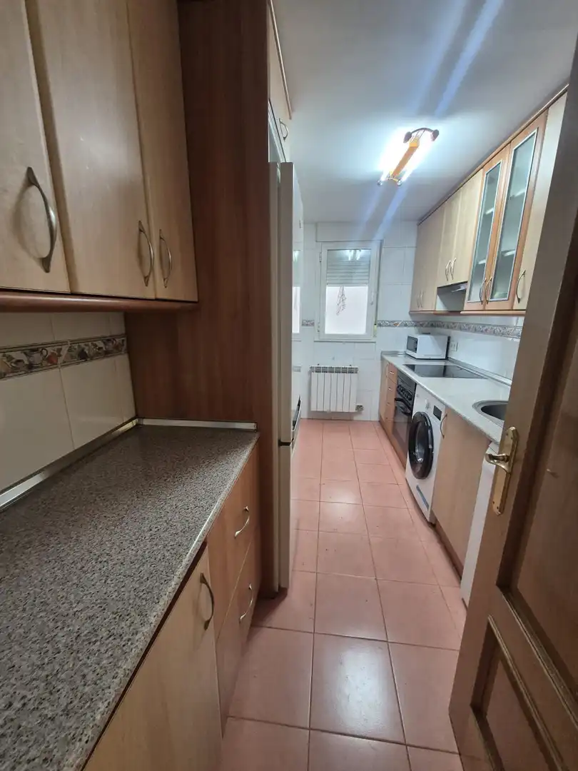 Cocina de Piso de alquiler en Ávila con Calefacción y Amueblado