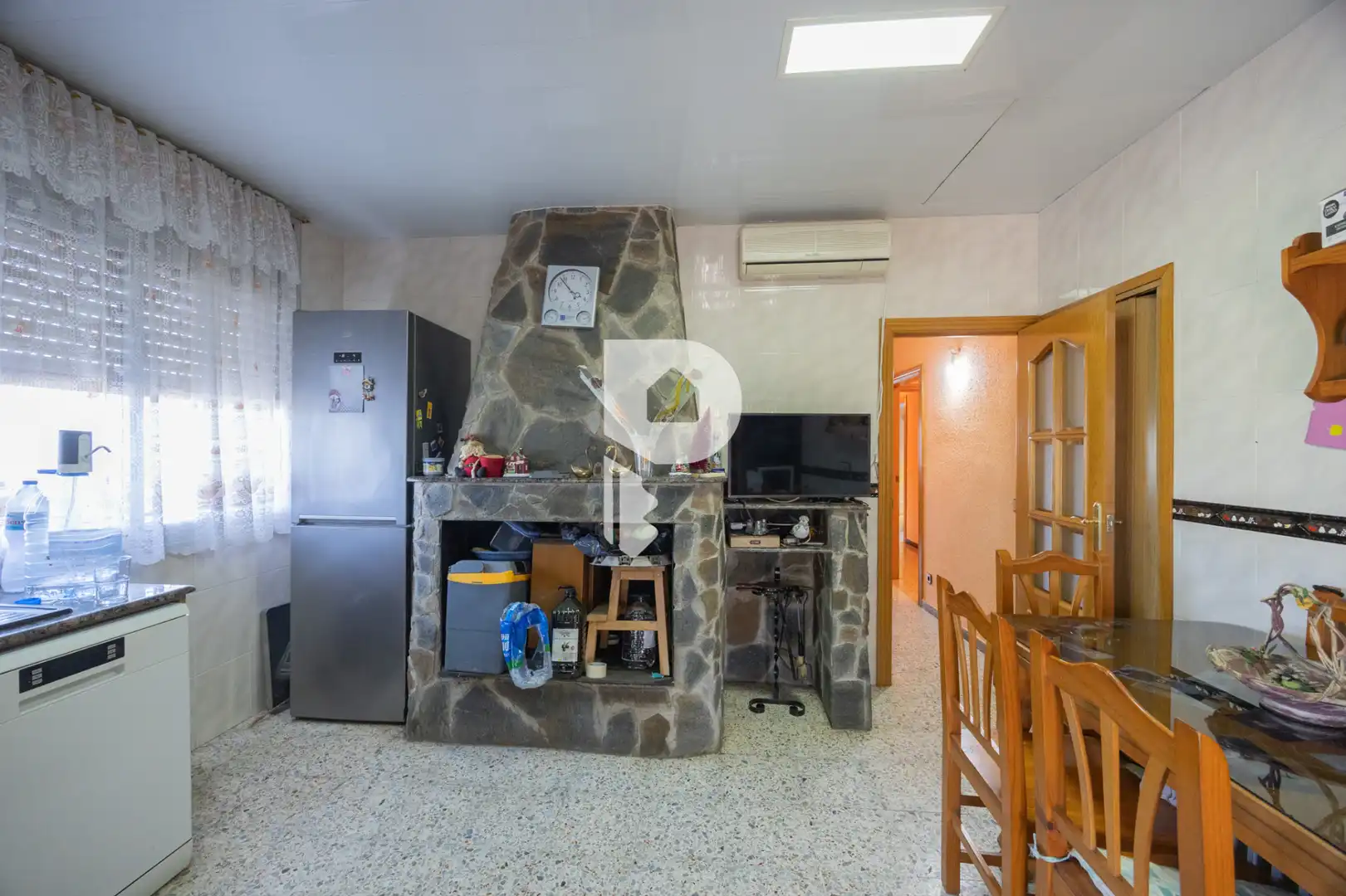 Cuina de Casa o xalet en venda en Sant Andreu de la Barca amb Aire condicionat, Calefacció i Jardí privat