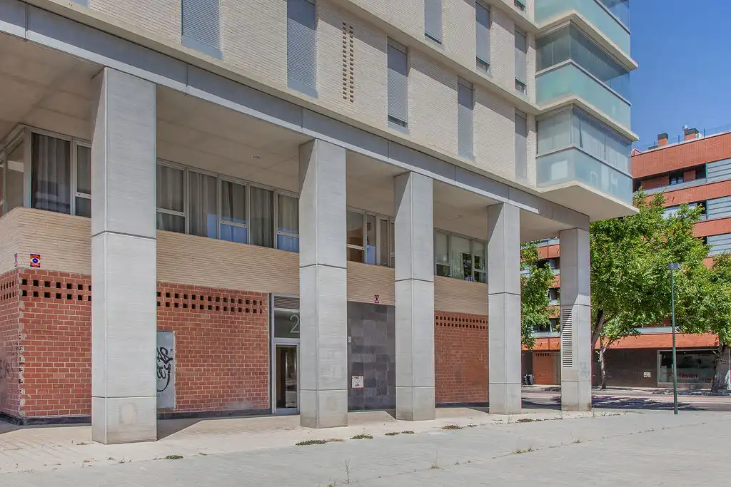 Vista exterior de Local en venta en Zaragoza