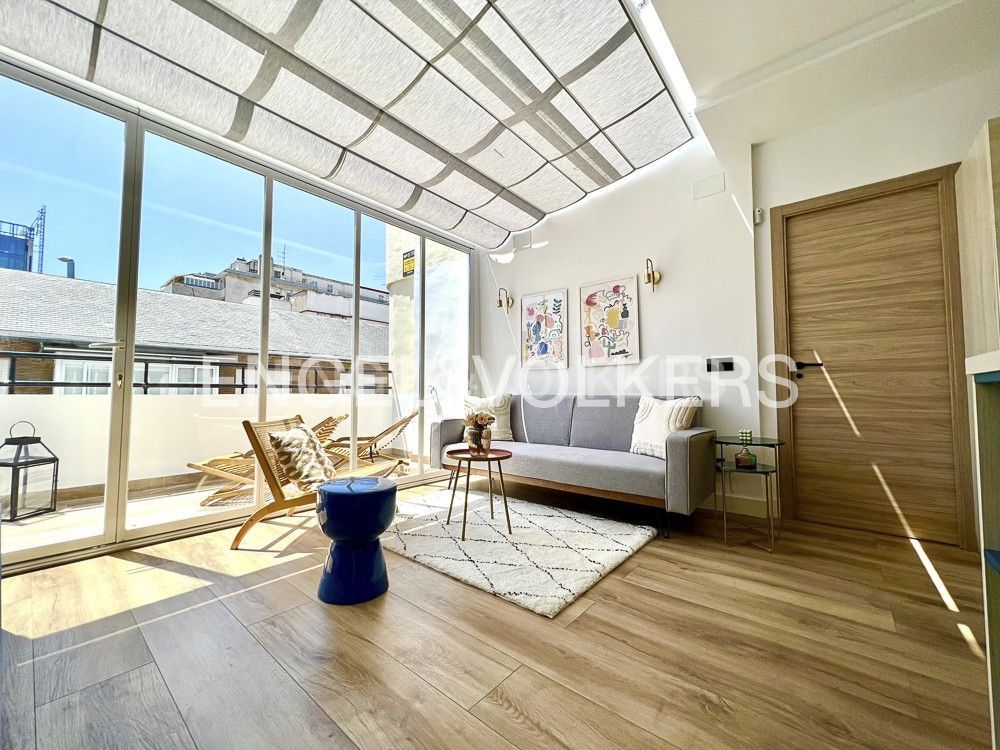 Sala d'estar de Àtic de lloguer en  Madrid Capital amb Aire condicionat, Calefacció i Terrassa