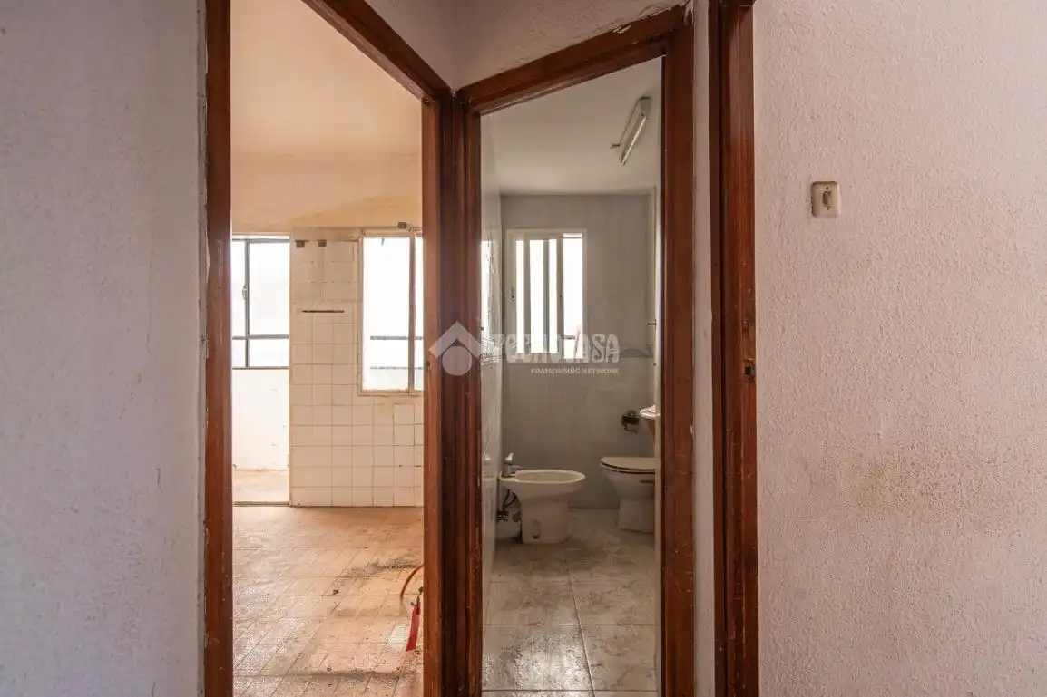 Habitación de Piso en venta en Granada con Balcón