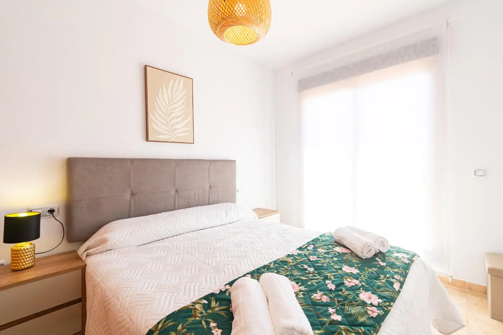 Dormitori de Apartament en venda en Águilas amb Aire condicionat, Terrassa i Moblat