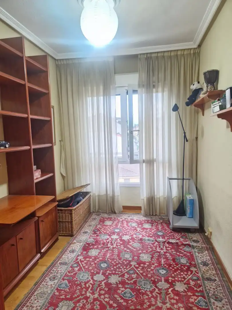 Dormitori de Pis en venda en Lena amb Calefacció, Parquet i Traster