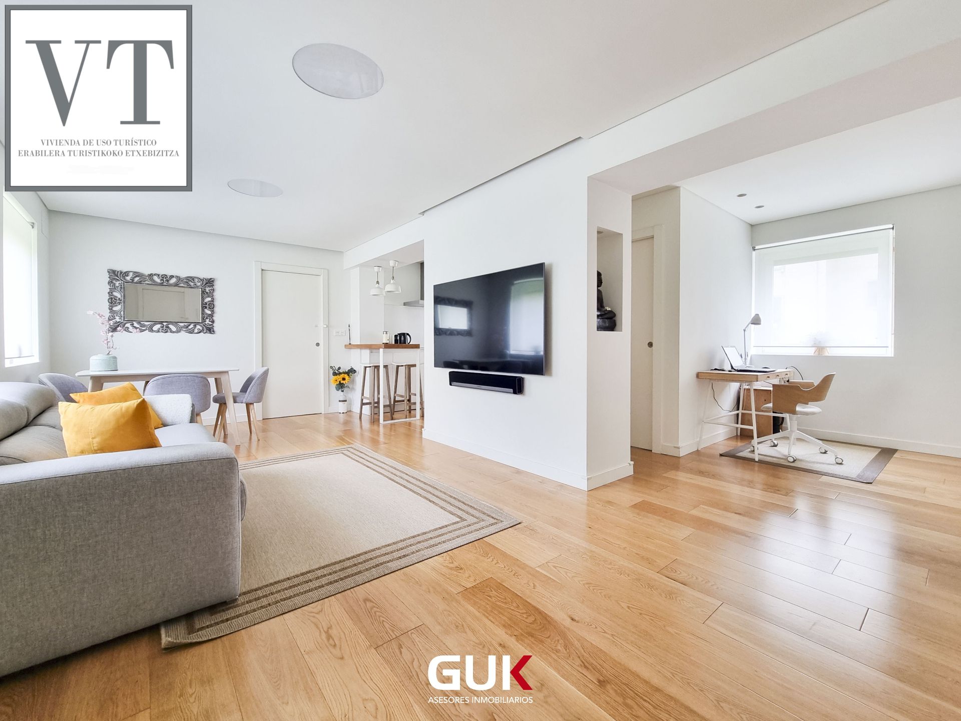 Living room of Flat for sale in Donostia - San Sebastián   with Air Conditioner, Heating and Storage room