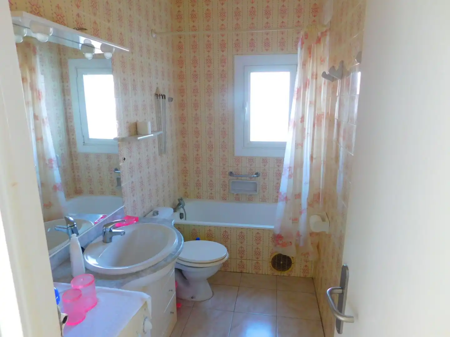 Baño de Apartamento en venta en Roses con Piscina comunitaria