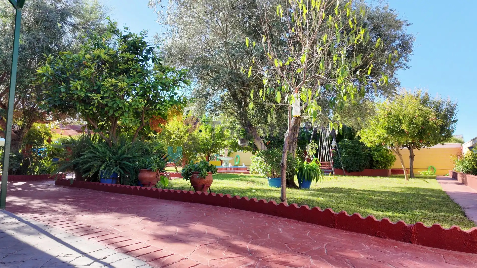 Jardí de Casa o xalet en venda en Alcalá de Guadaira amb Aire condicionat, Jardí privat i Piscina