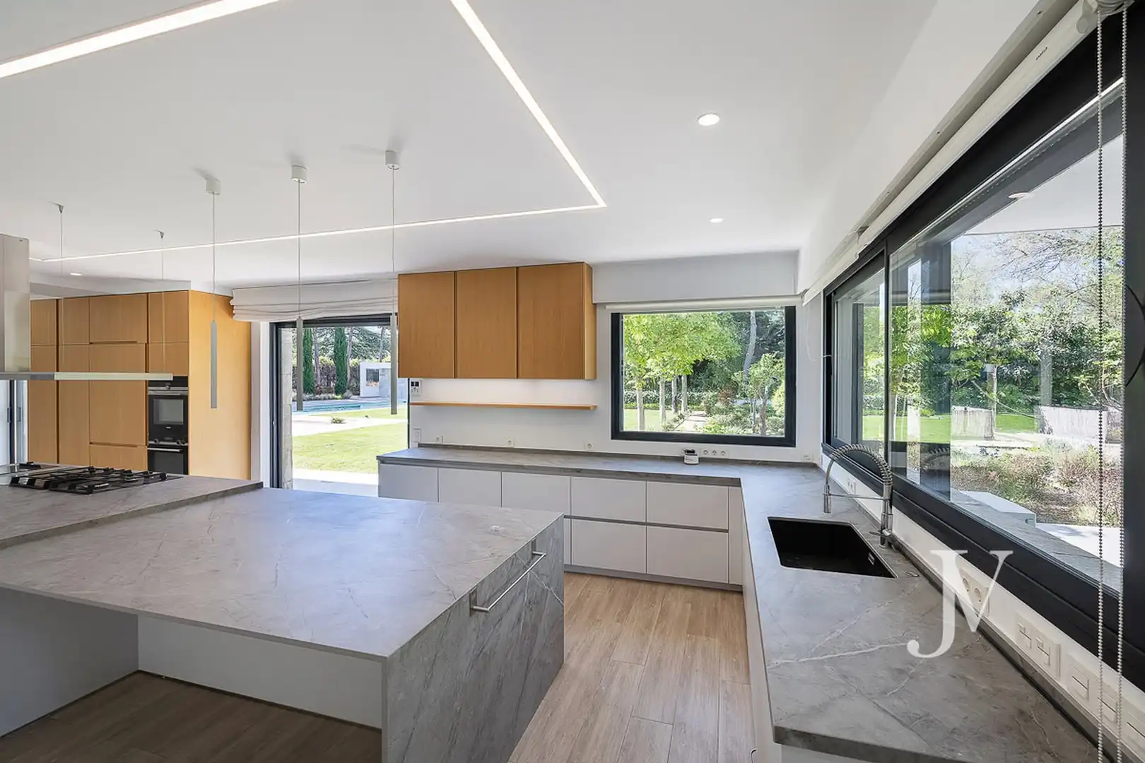 Cuina de Casa o xalet en venda en Pozuelo de Alarcón amb Aire condicionat, Calefacció i Jardí privat