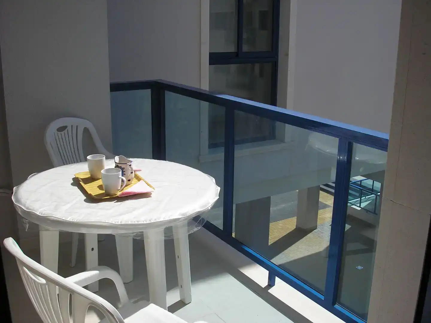 Terrassa de Apartament en venda en Alicante / Alacant amb Aire condicionat, Piscina i Balcó