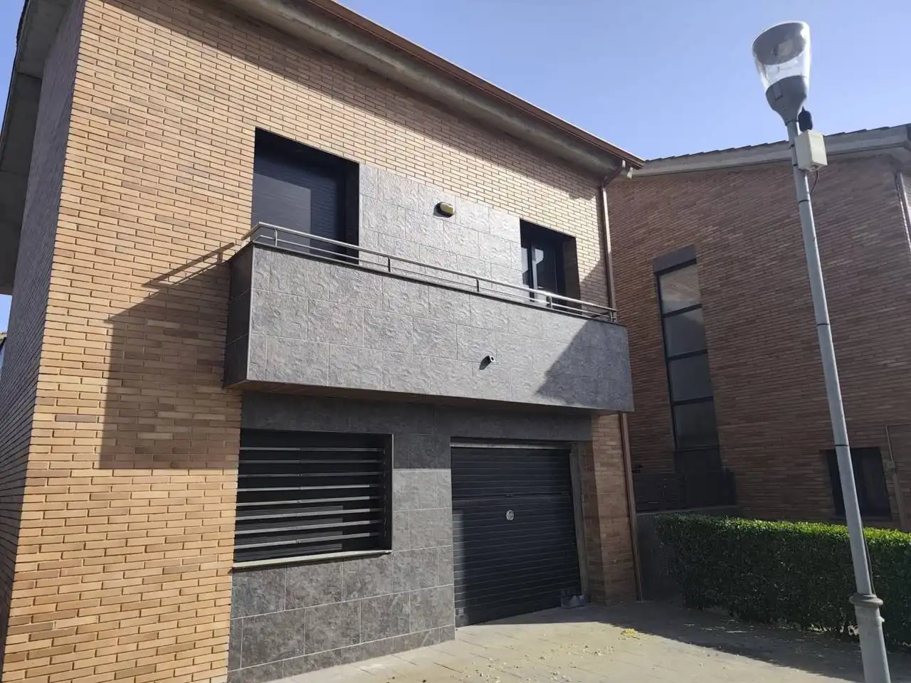 Vista exterior de Casa o chalet en venta en Montmeló con Jardín privado