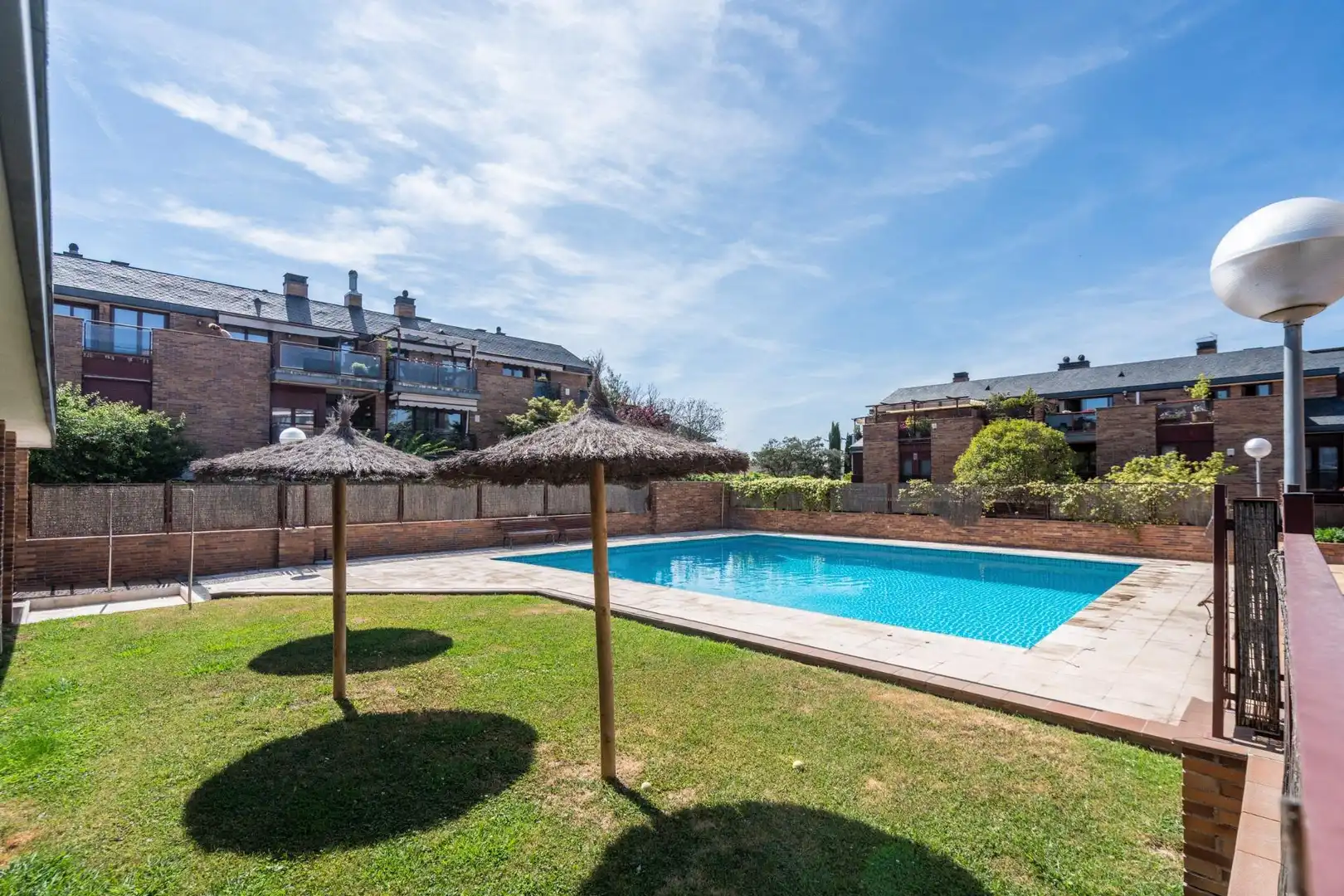 Piscina de Piso en venta en Las Rozas de Madrid con Aire acondicionado, Calefacción y Jardín privado