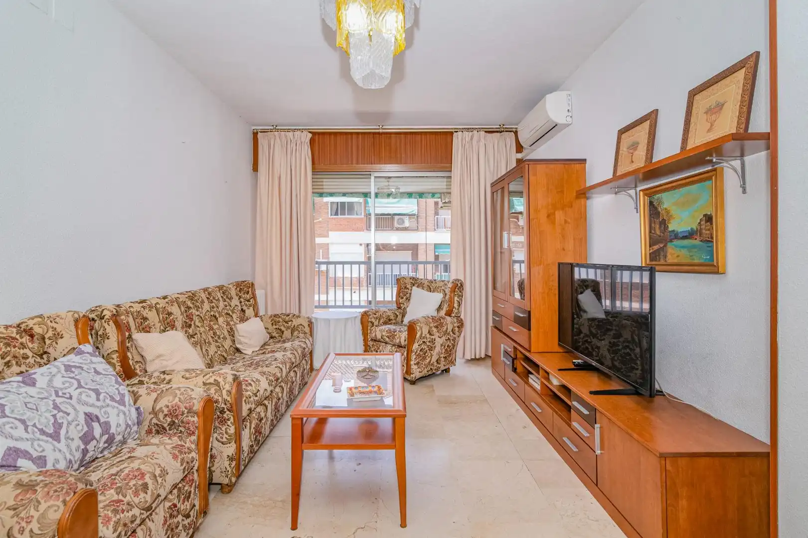 Living room of Flat for sale in Granada  with Heating, Terrace and Storage room