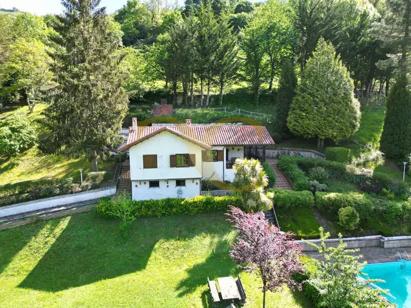Jardín de Casa o chalet en venta en Caso con Calefacción, Jardín privado y Terraza