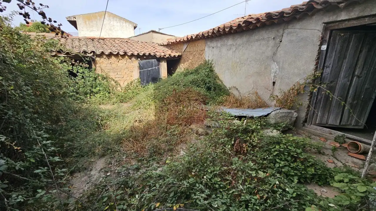 Casa o chalet en venta en Calvarrasa de Abajo con Jardín privado, Trastero y Amueblado