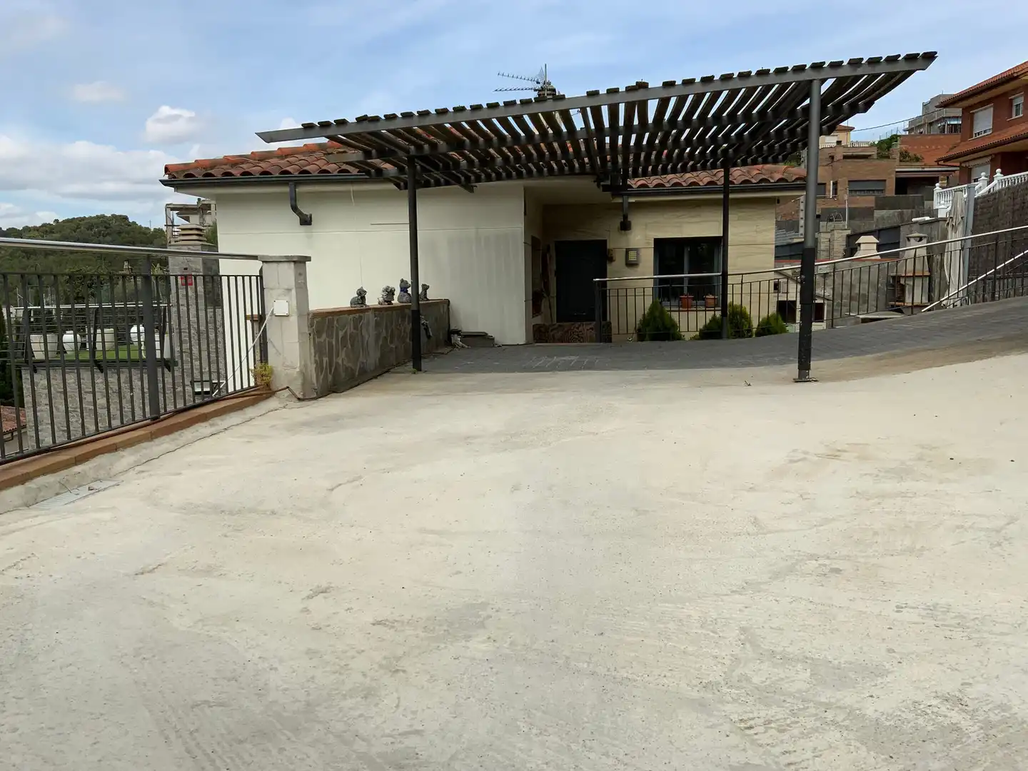 Vista exterior de Casa adosada en venta en Terrassa con Calefacción, Jardín privado y Terraza