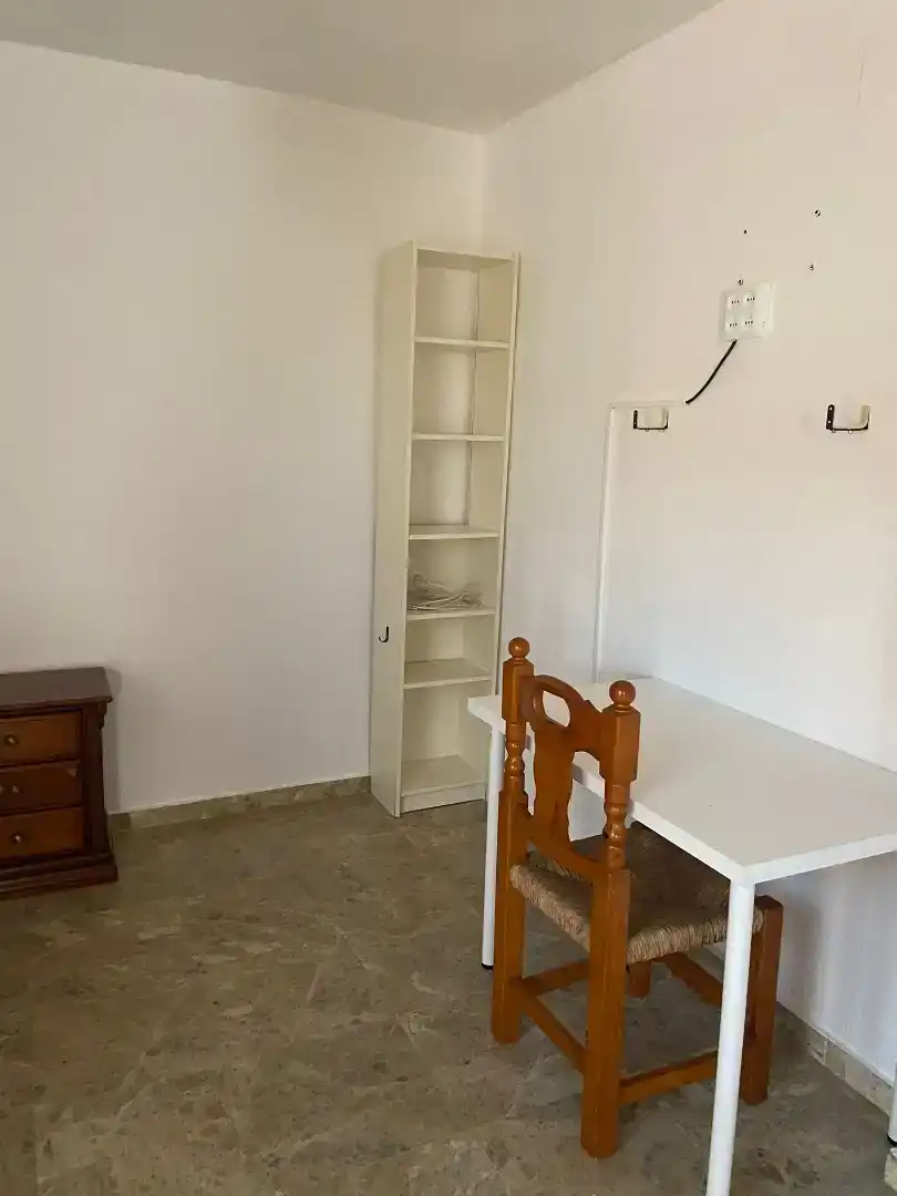 Bedroom of Flat for share in Tomares