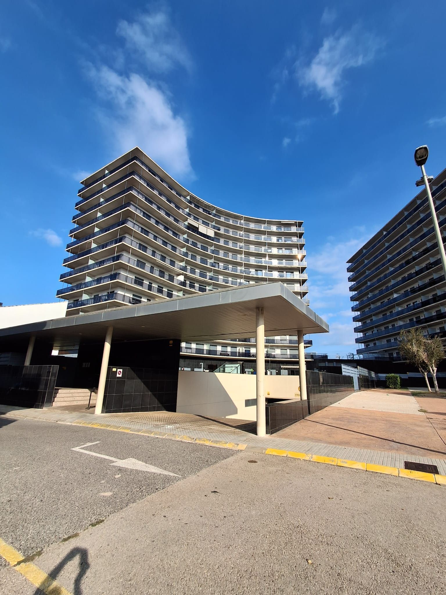 Außenansicht von Wohnung zum Verkauf in L'Ampolla mit Klimaanlage, Heizung und Terrasse