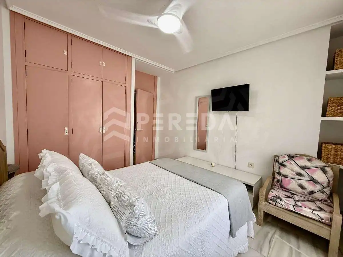 Habitación de Apartamento en venta en Roquetas de Mar con Aire acondicionado, Terraza y Amueblado