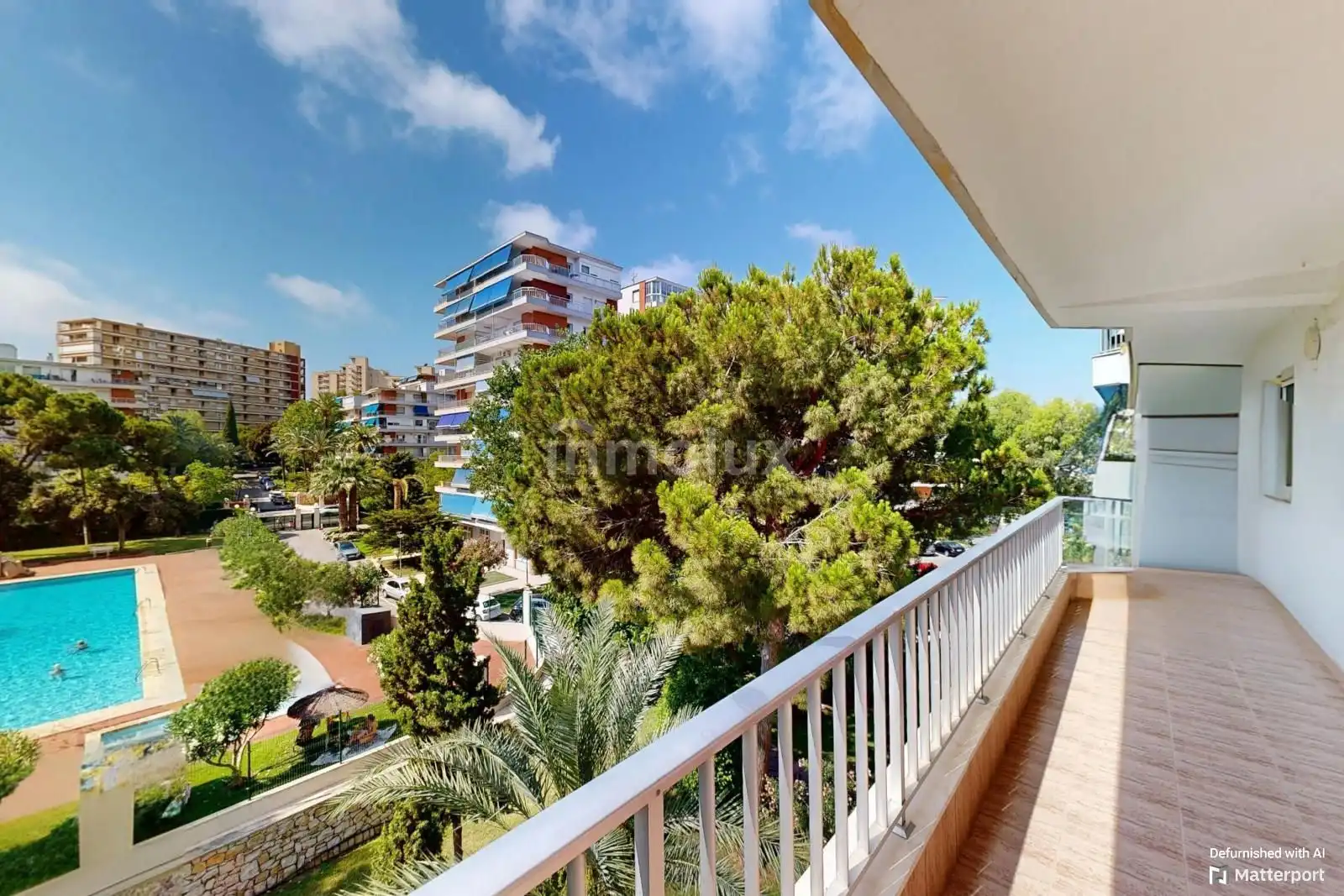 Vista exterior de Piso en venta en Alicante / Alacant con Terraza, Piscina y Amueblado