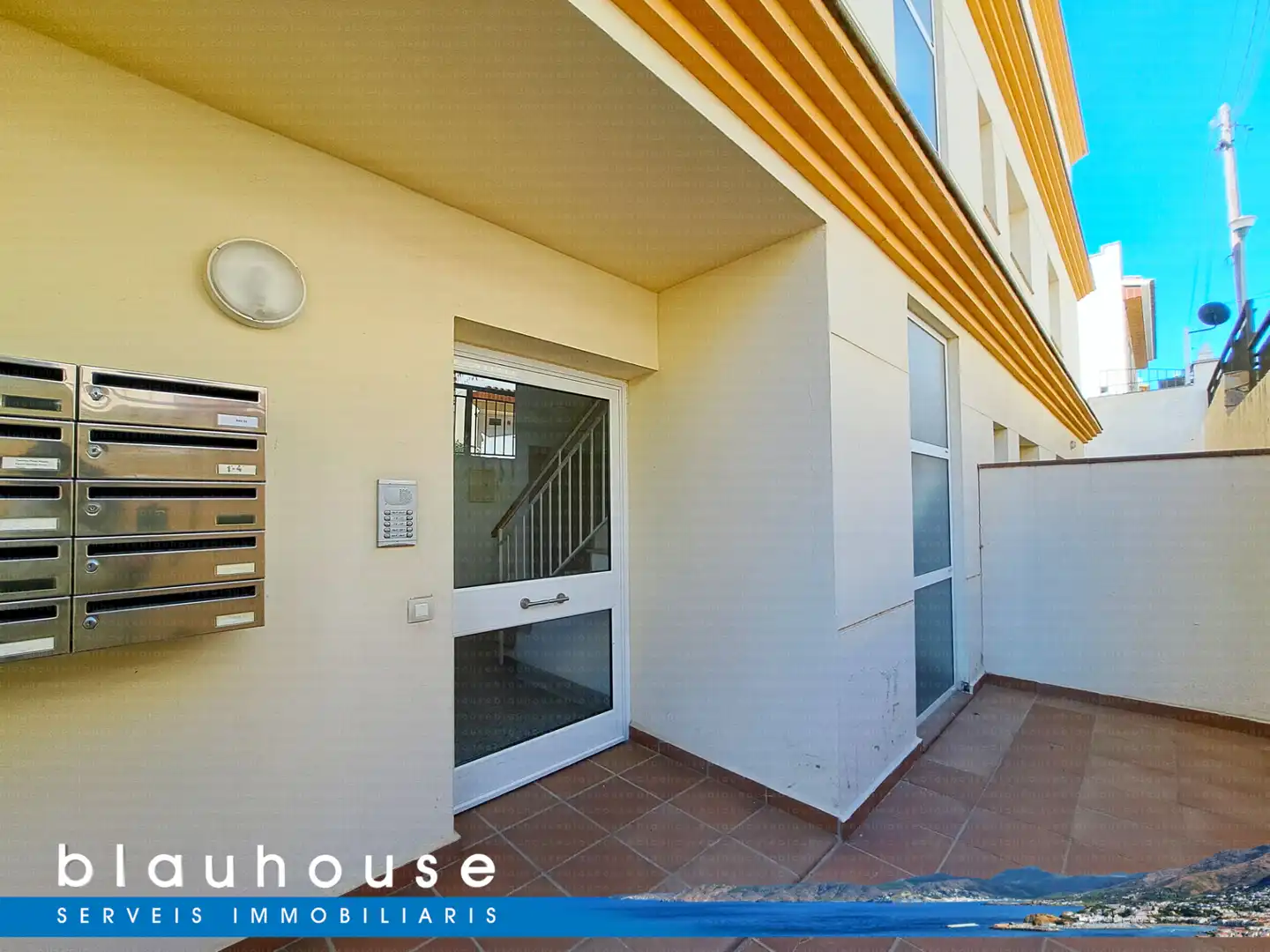 Vista exterior de Apartament en venda en Llançà amb Aire condicionat, Parquet i Terrassa