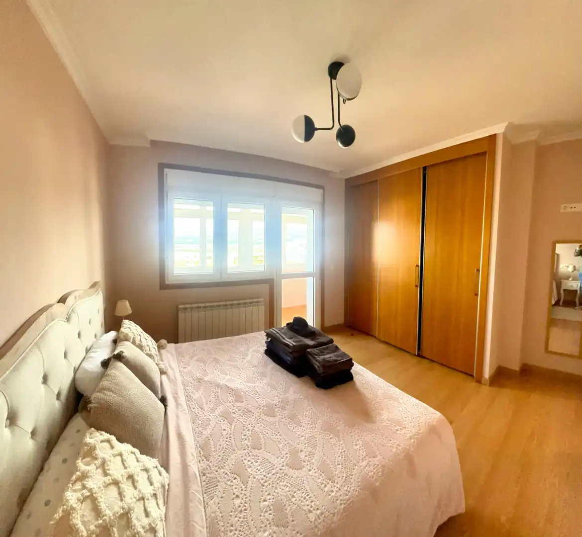 Habitación de Piso de alquiler en Foz con Calefacción, Parquet y Amueblado