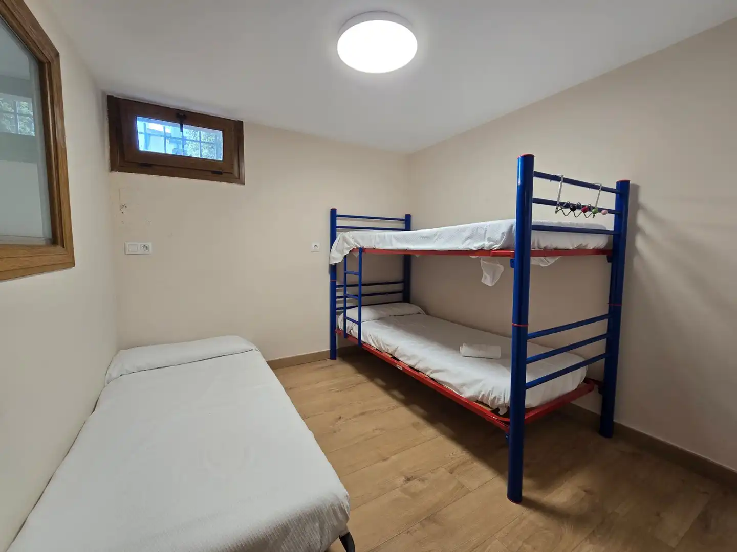 Habitación de Casa o chalet en venta en Llanes con Calefacción y Terraza