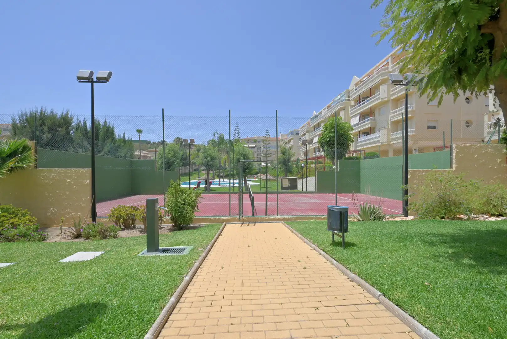 Außenansicht von Wohnungen zum Verkauf in Mijas mit Klimaanlage, Terrasse und Möbliert