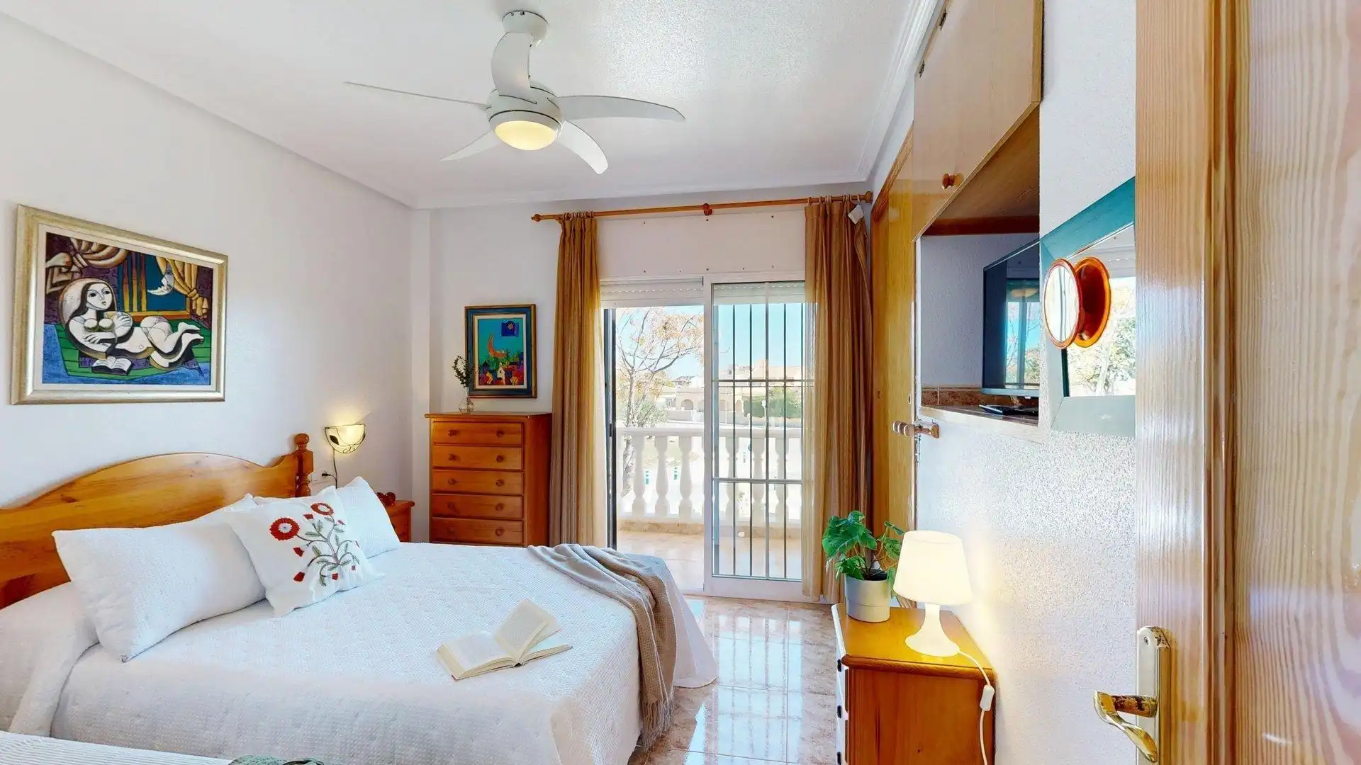 Habitación de Casa adosada en venta en Pilar de la Horadada con Jardín privado, Terraza y Balcón