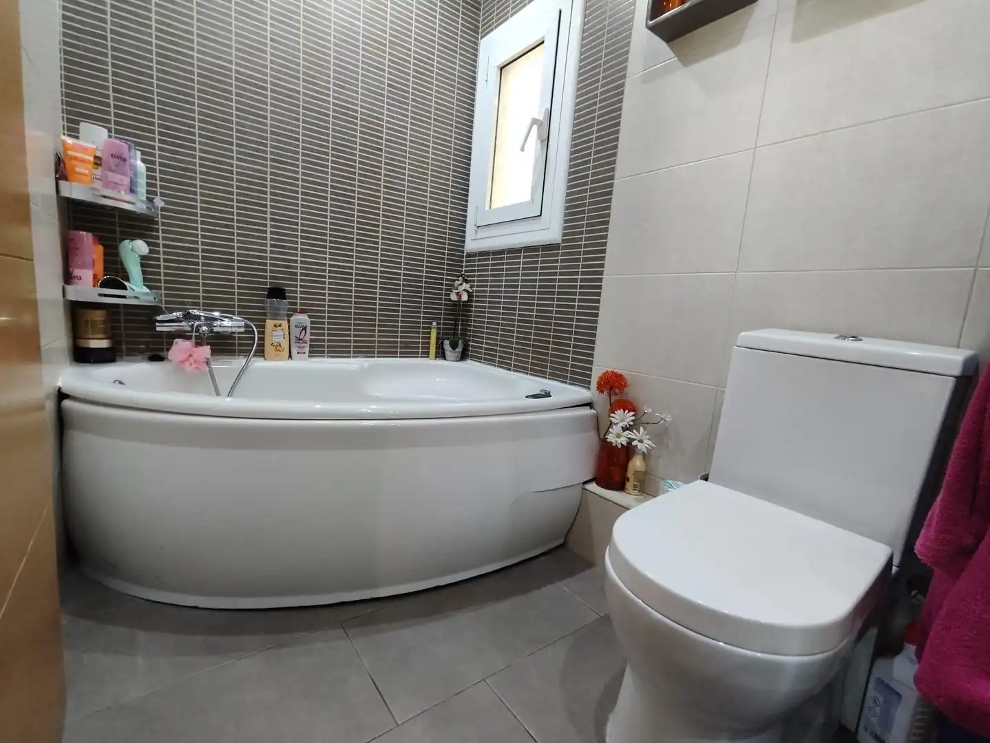 Baño de Piso en venta en Montmeló con Aire acondicionado, Calefacción y Trastero