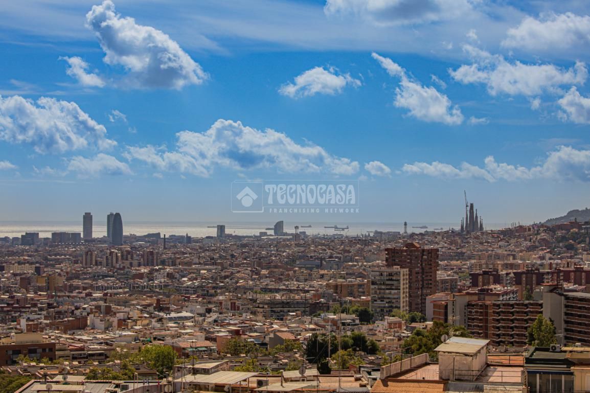 Exterior view of Duplex for sale in  Barcelona Capital  with Air Conditioner, Heating and Terrace