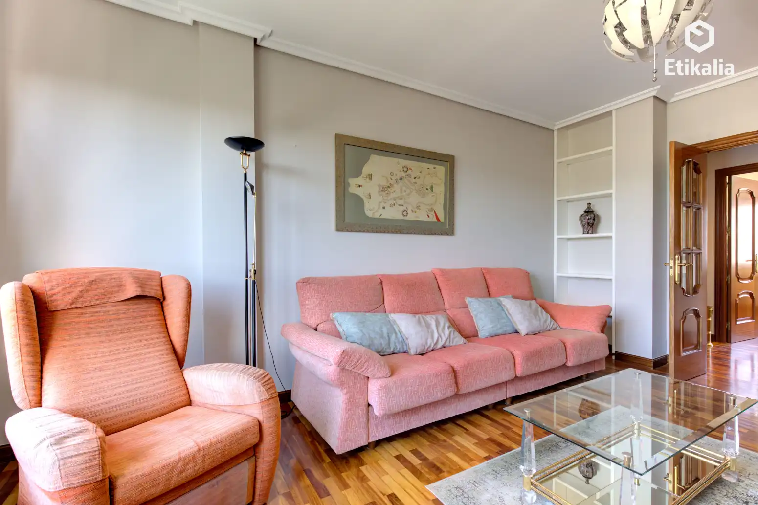 Sala d'estar de Pis en venda en Vitoria - Gasteiz amb Calefacció, Traster i Moblat