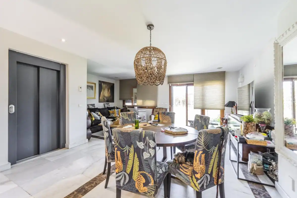 Comedor de Casa adosada en venta en Madrid con Aire acondicionado, Calefacción y Jardín privado