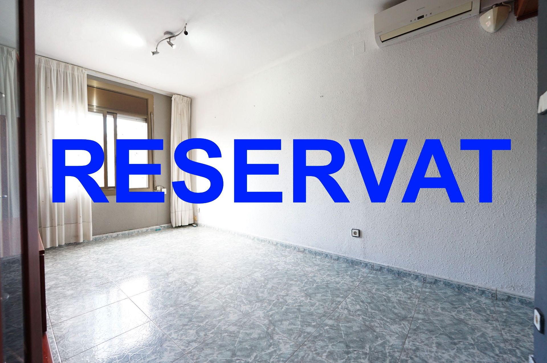 Piso en venta en Carrer Garrofers, Les Planes, La Florida - Les Planes