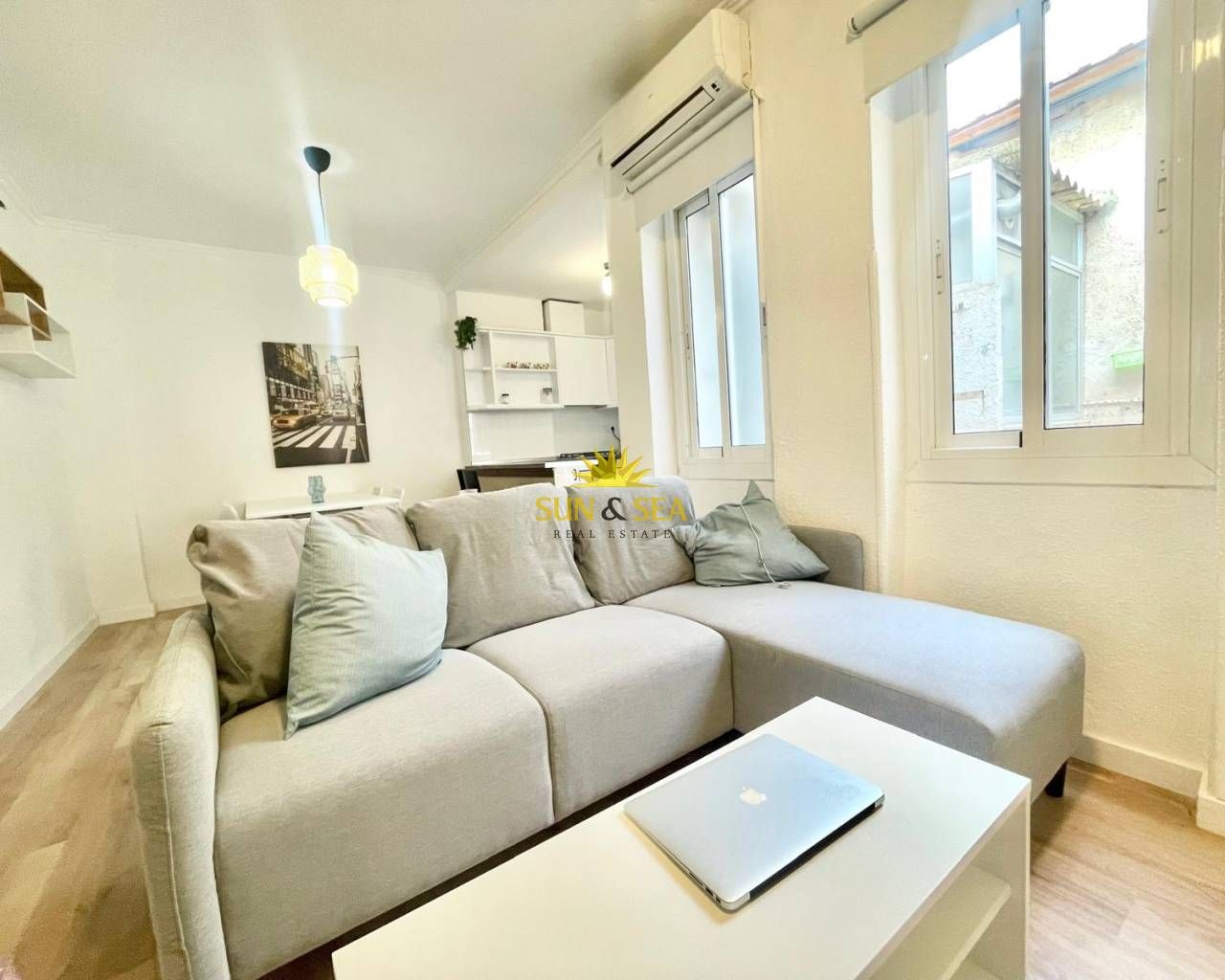 Vista exterior de Pis de lloguer en Alicante / Alacant amb Aire condicionat, Calefacció i Parquet