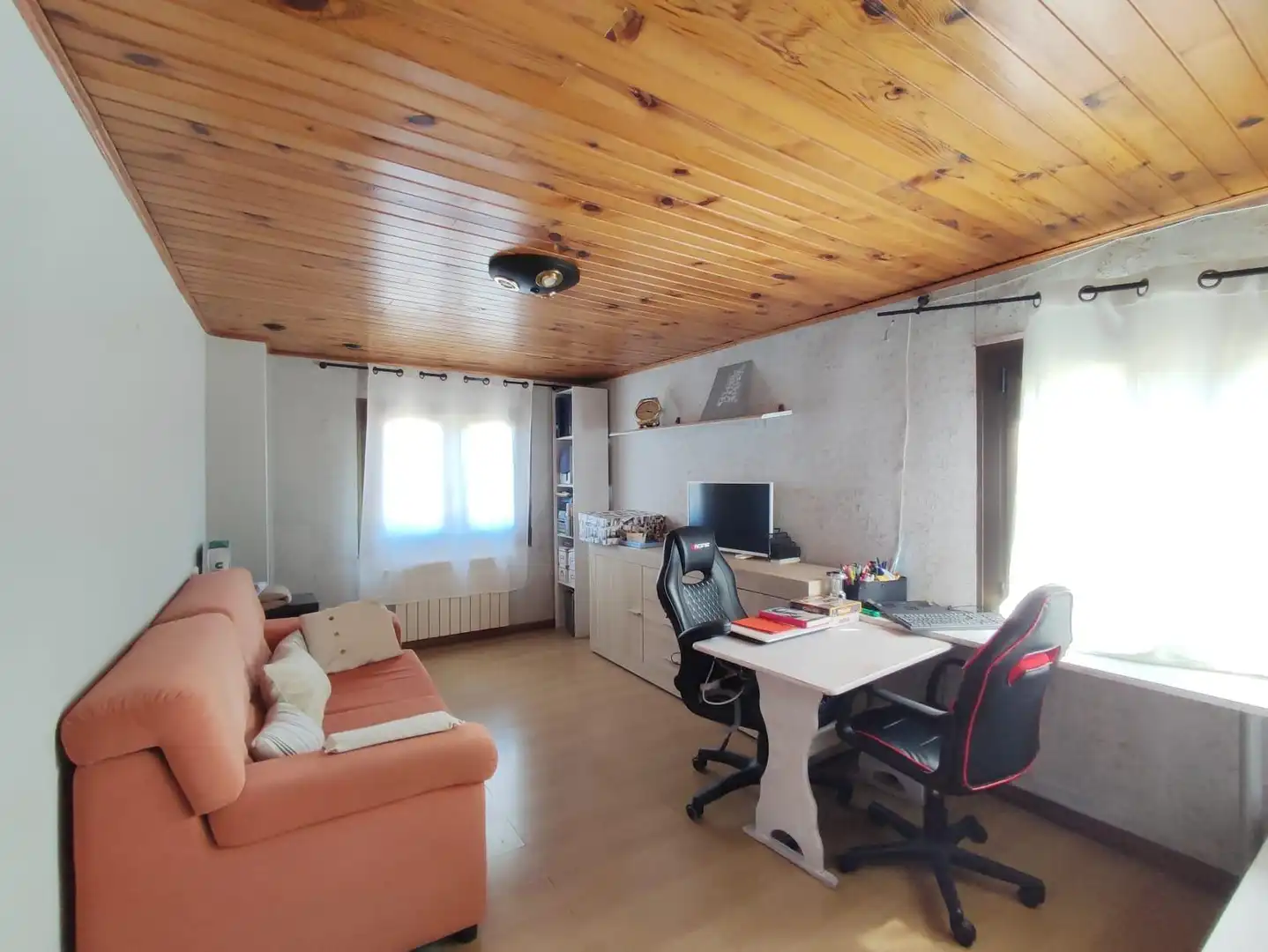 Sala de estar de Casa adosada en venta en Castellgalí con Aire acondicionado, Calefacción y Jardín privado