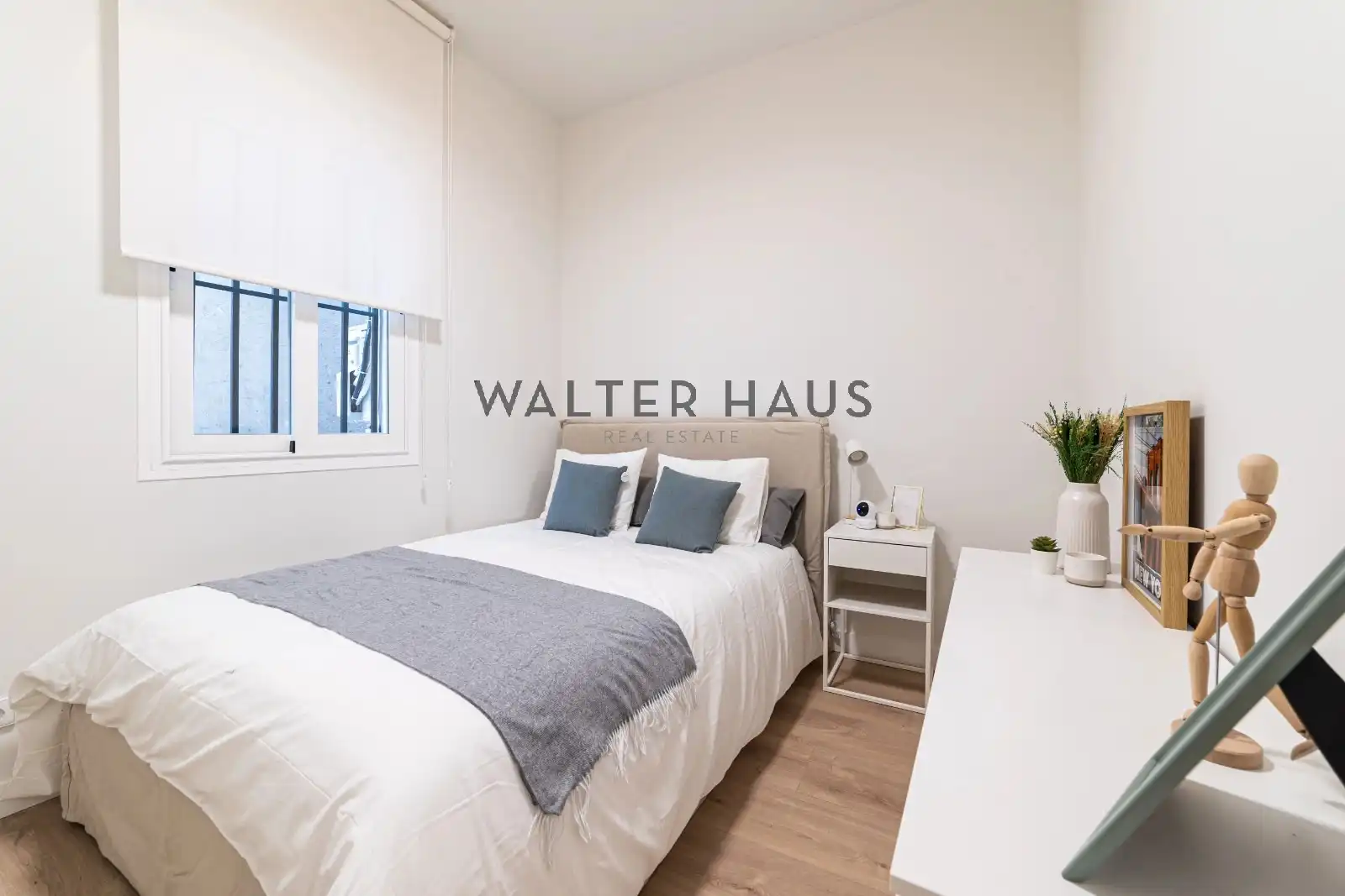 Bedroom of Flat for sale in Madrid  with Air Conditioner, Heating and Furnished