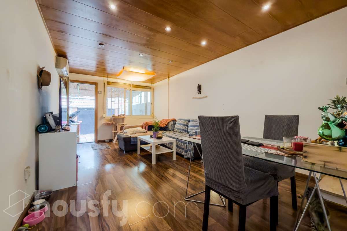 Living room of Single-family semi-detached for sale in  Barcelona Capital  with Air Conditioner, Heating and Terrace