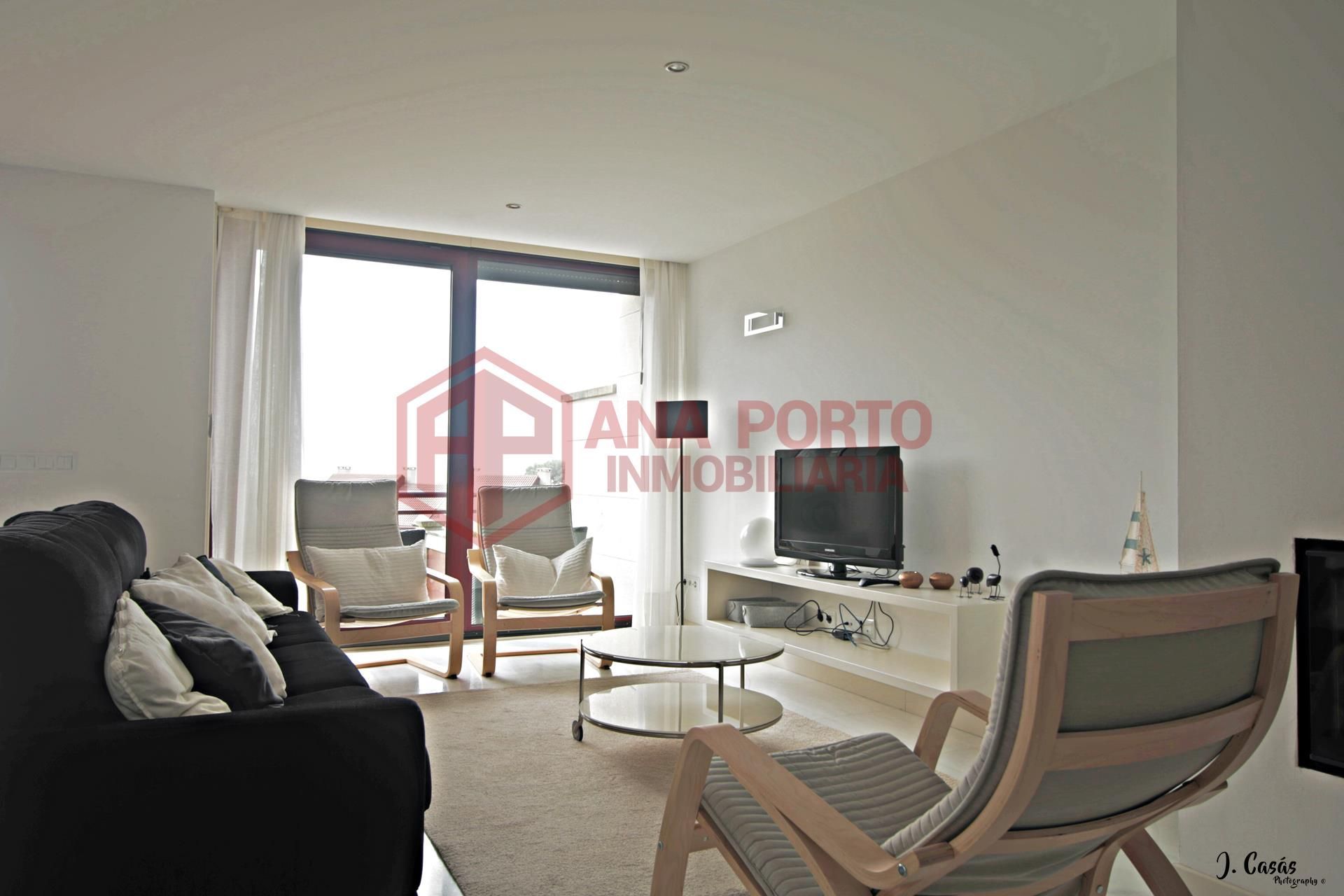 Living room of Single-family semi-detached for sale in O Grove    with Private garden, Parquet flooring and Terrace
