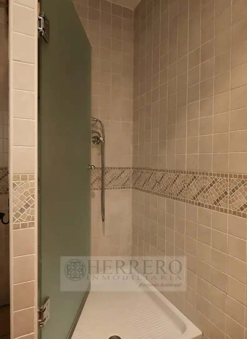 Baño de Casa adosada en venta en Gandia con Aire acondicionado, Calefacción y Jardín privado