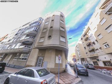 Apartment with balcony for sale in Calle la Loma 3