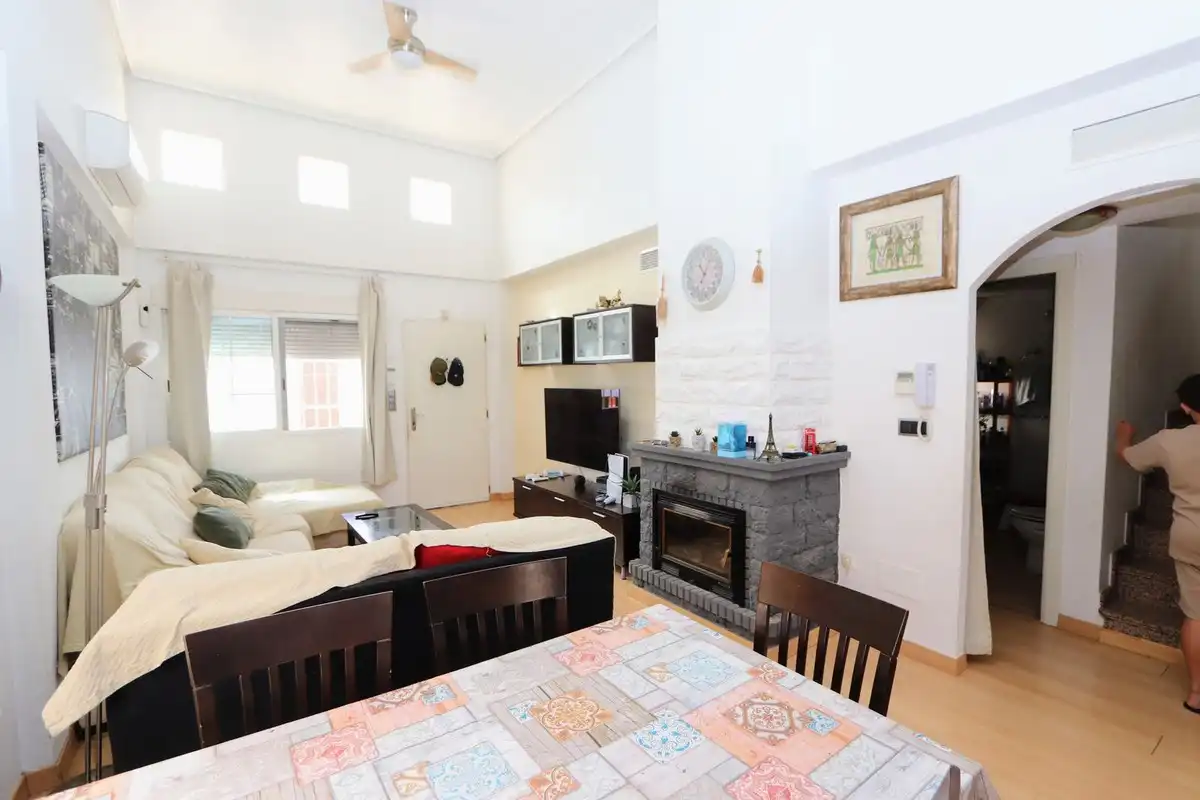 Sala d'estar de Casa o xalet en venda en Murcia amb Aire condicionat, Jardí privat i Terrassa